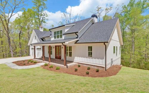 Gainesville Georgia Home Builder | Exterior photos of custom homes built by Southernwood Homes