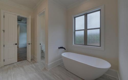 Plan # SW1041| Master Bath Photos of Custom Homes Built By Southernwood Homes | Gainesville GA Home
