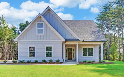 Charming new construction two-story home in Clermont Georgia.